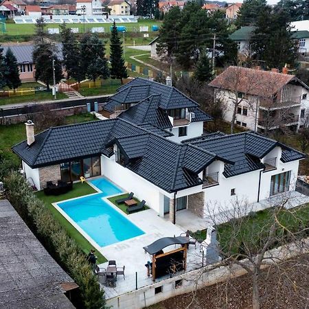 City Escape Luxury Villa Zuce Buitenkant foto
