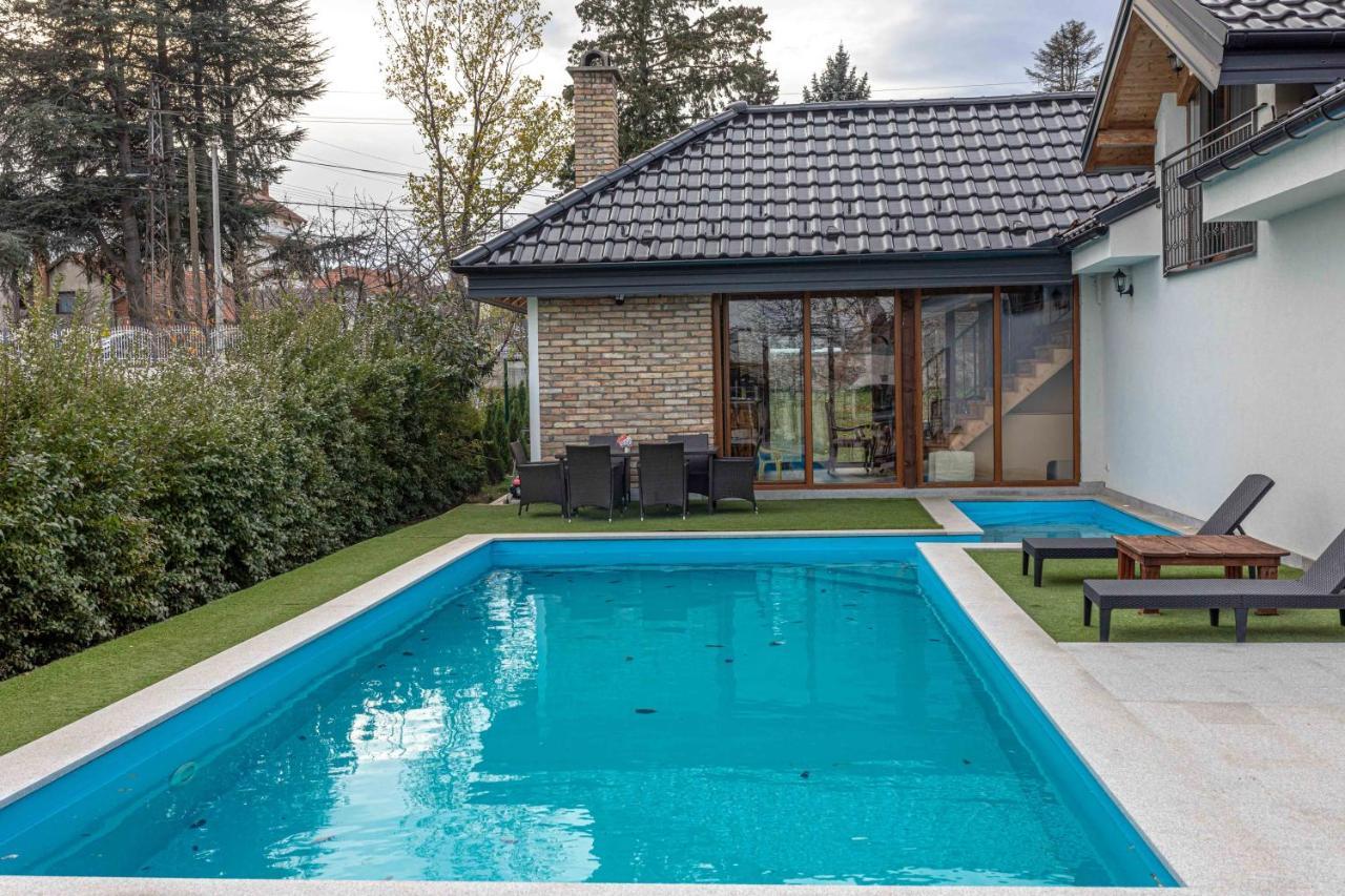 City Escape Luxury Villa Zuce Buitenkant foto