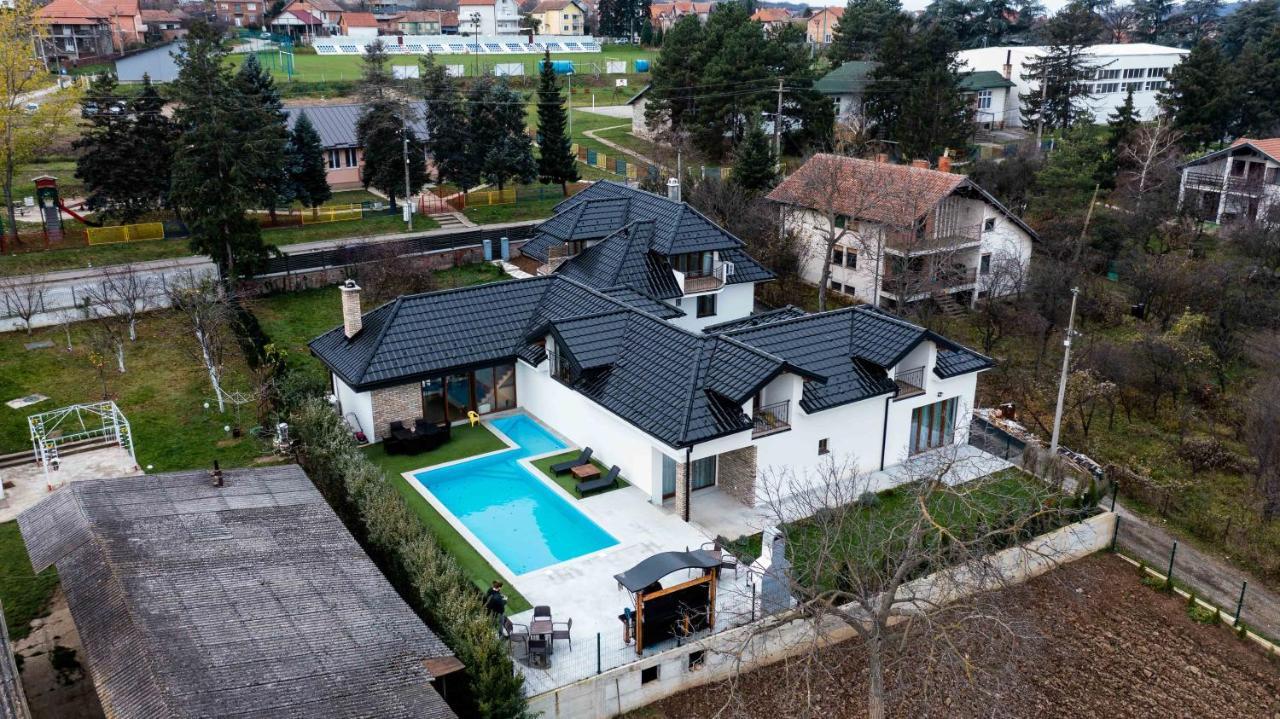 City Escape Luxury Villa Zuce Buitenkant foto