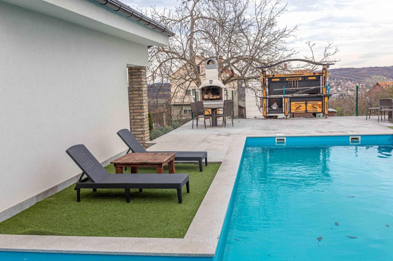 City Escape Luxury Villa Zuce Buitenkant foto