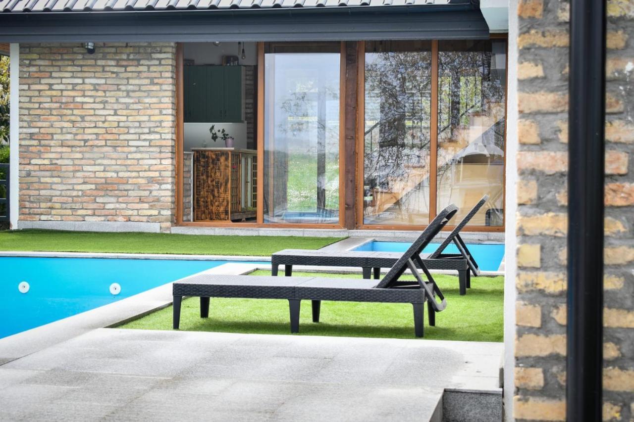 City Escape Luxury Villa Zuce Buitenkant foto
